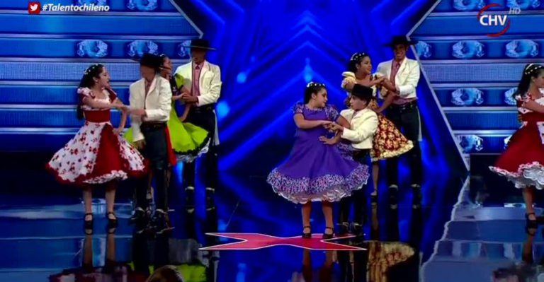 Suyai se ganó el aplauso a punta de su danza folclórica