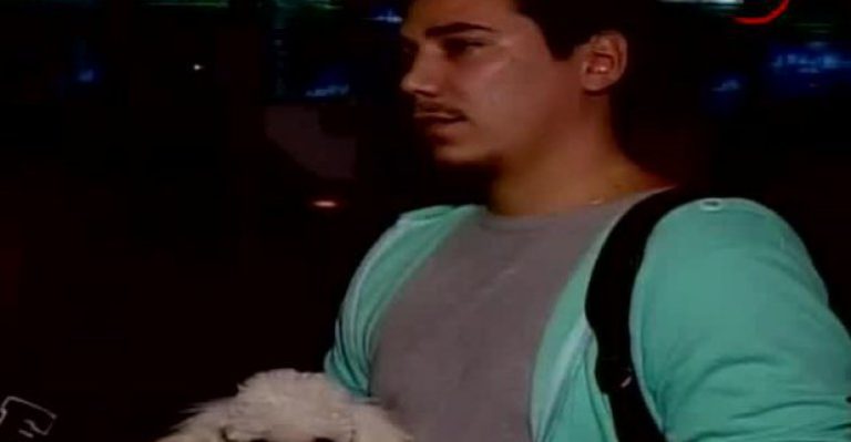 Brutal registro de hombre golpeando a su pareja, remece la web