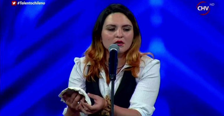 Francisca sorprende con teatro musical interpretando tema del Fantasma de la Ópera