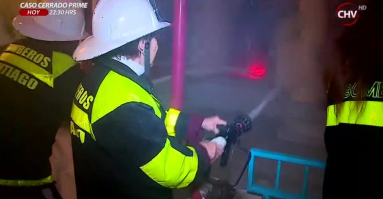 Abuelitos se transforman en bomberos y apagan incendio en hotel