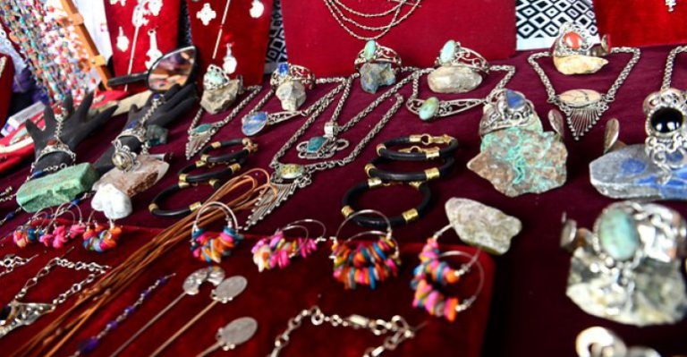 Venda joyas y gane el doble de dinero al que las compró - Parte 1