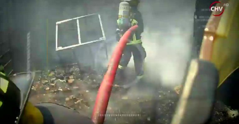 Vecinos indignados por el incendio producido en una fábrica de pallets