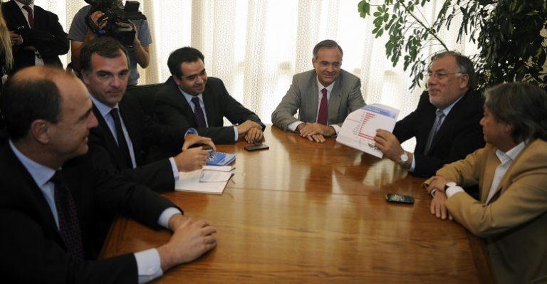 Chile Transparente: Partidos mantienen nota roja en áreas financieras, pero suben promedio general