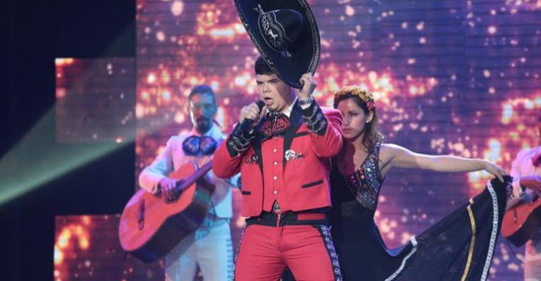 Cristofer Mera se emocionó tras cantar con mariachis en Talento Chileno