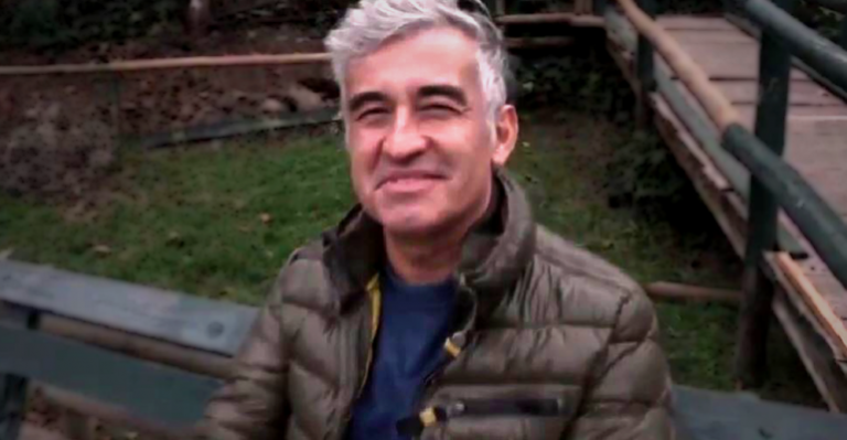 Jorge González reapareció sonriendo en su nuevo video musical tras infarto cerebral
