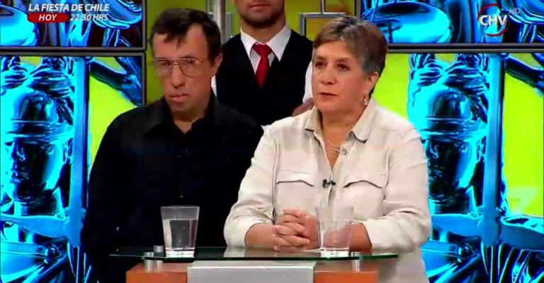 Antonia se defiende ante sus hermanos que la acusan de vender los enceres de la casa de sus padres - Parte 1