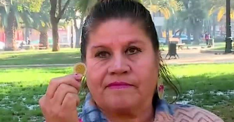 Mujer denuncia que le entregan un bono por hijo de 500 pesos