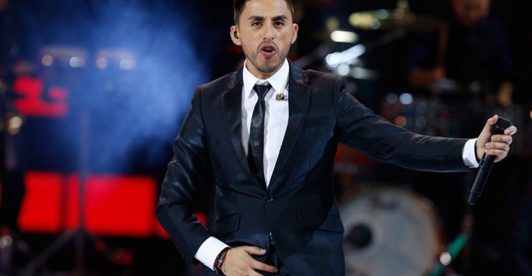 Américo quedó fuera: Kanela cantará el himno de la Copa América