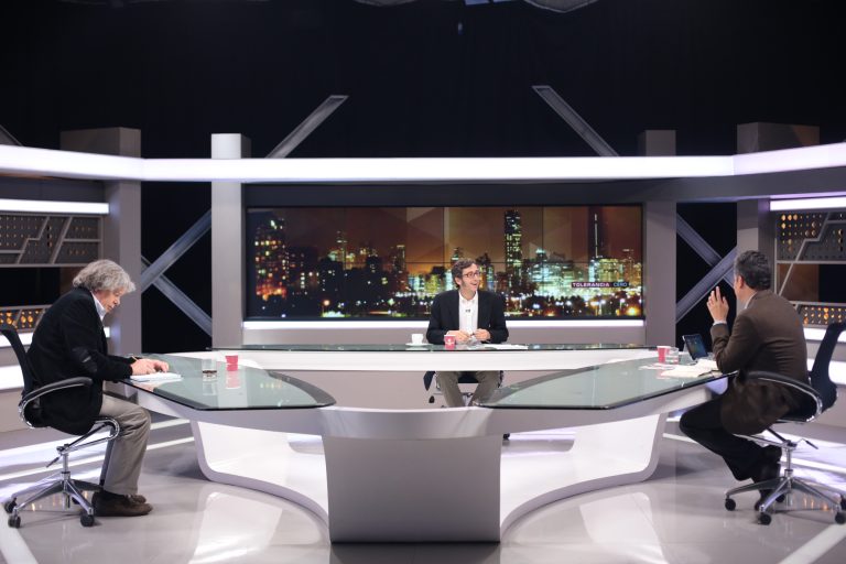 Público cree que debe prohibirse elección de parlamentarios en ejercicio como ministros