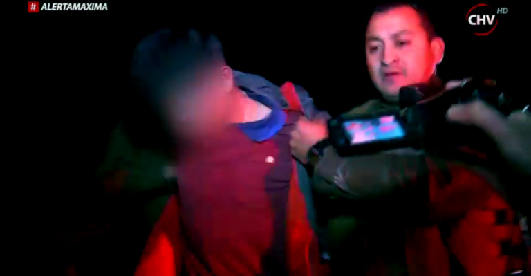 Robo a supermercado inició persecución que terminó en volcamiento - Parte 1