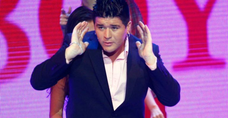 Junior Playboy pondrá a la venta su auto de conquistas a petición de su pareja Mila Correa