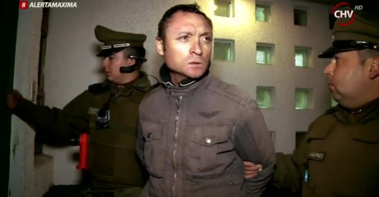 Detienen a sujeto acusado de robarle a sus propios vecinos