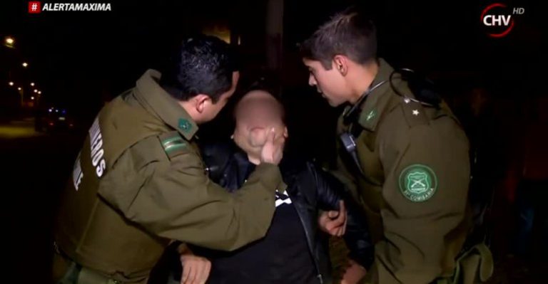 Hincha de La Roja celebró más de la cuenta y fue ayudado por Carabineros