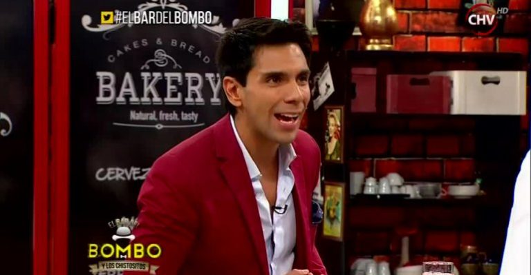 Juan Pablo Queraltó se lució con su humor diferente en el Bar del Bombo