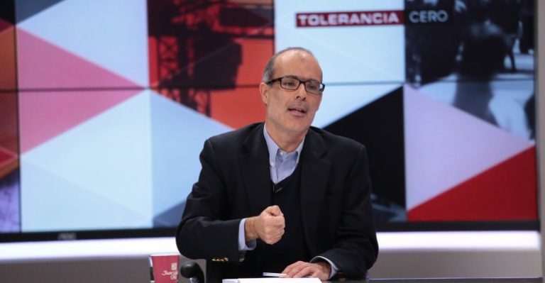 Ministro Rodrigo Valdés: La política comenzó a contaminar la economía