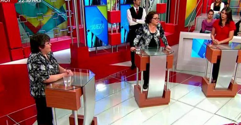 Mamá demanda a su hija para que olvide a su Ex