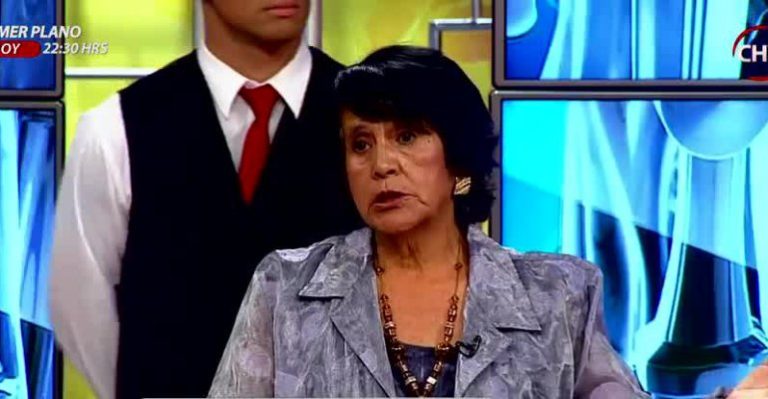 Elisa exige que la madre del niño pague la pensión alimenticia