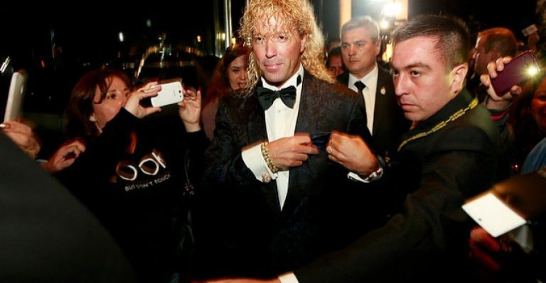 Farkas se la juega y compró 40 mil banderas para la final ante Argentina