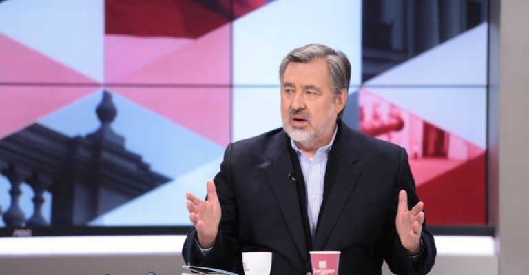 Guillier: Deporte ayuda a generar unidad nacional, pero no a resolver problemas del país