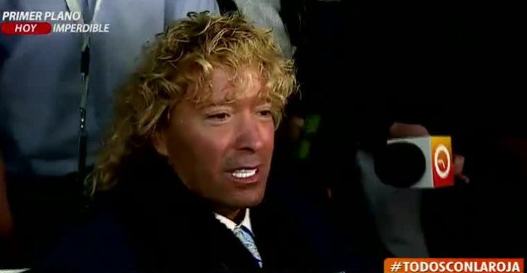 Leonardo Farkas llegó a Chile y regalará 40 mil banderas a los hinchas de La Roja