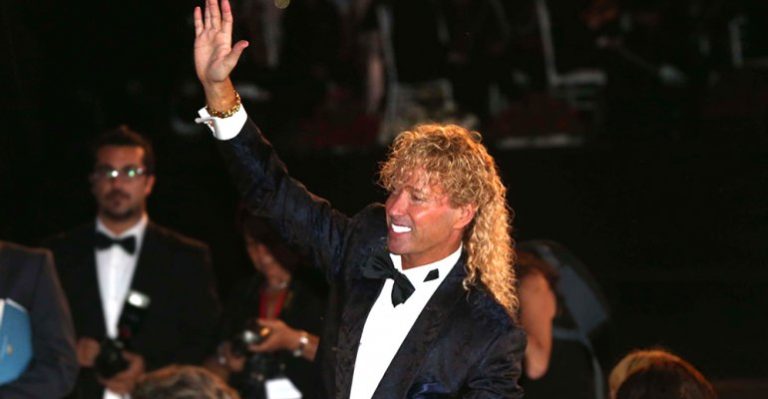 HOY 22:30 horas ¿Cuánto dinero ha gastado Leonardo Farkas en donaciones?