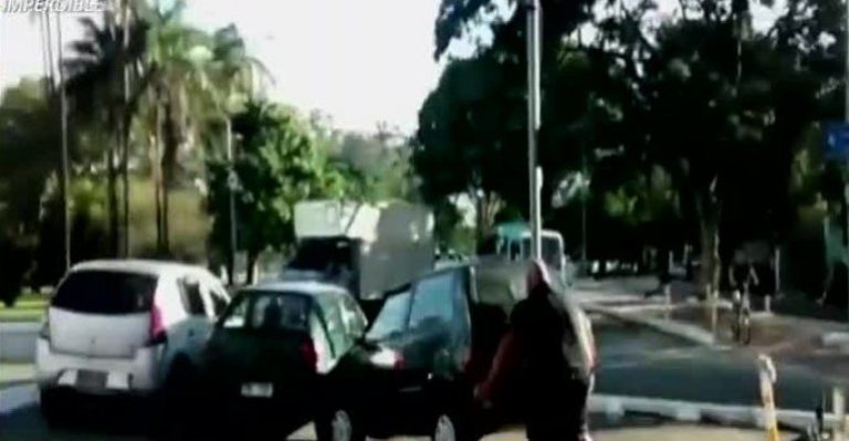 Mira lo que son capaces de hacer algunas personas cuando se indignan