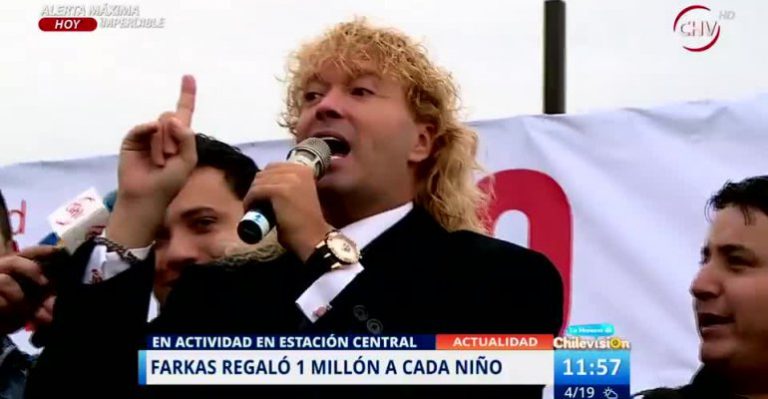 Leonardo Farkas premió con un millón de pesos a niños que dominaron mejor la pelota