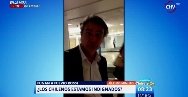 Iquiqueño indignado funó a Fulvio Rossi en Aeropuerto de Santiago