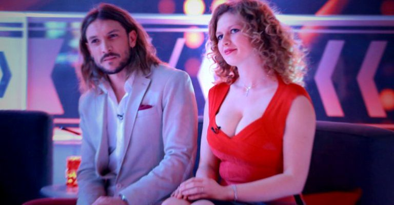 Acompañamos a dos famosos a sus citas encontradas en Tinder