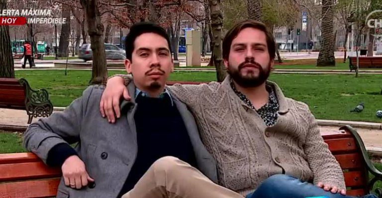 Pareja homosexual acusa discriminación de imprenta