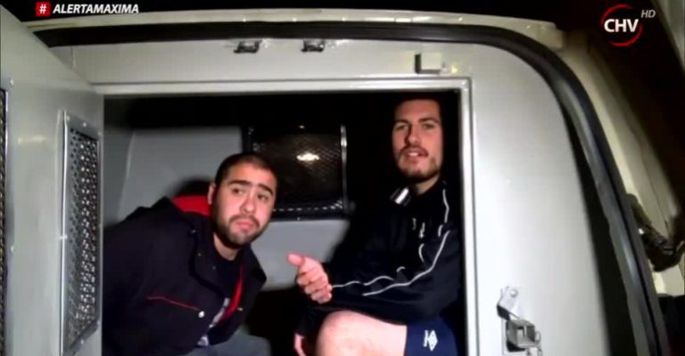 No quiso dejar a su amigo botado y prefirió irse detenido con él