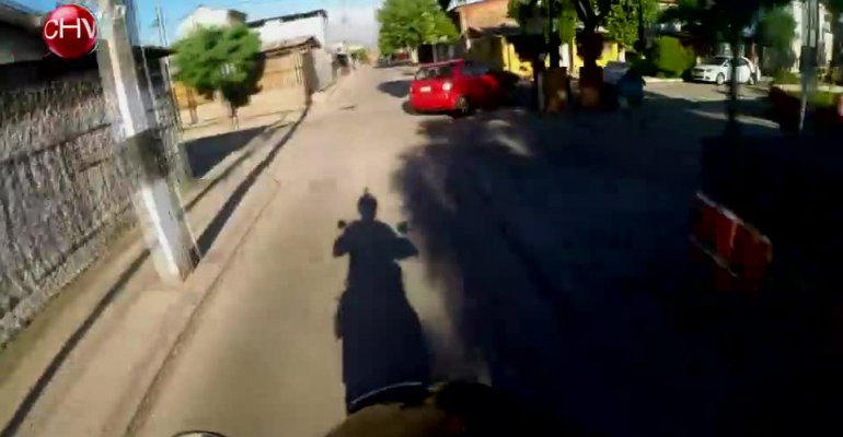 Gran persecución policial tras brutal robo de un vehículo