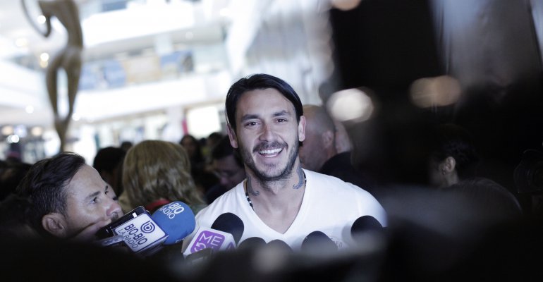 Mauricio Pinilla es el nuevo rostro de spot de Carabineros