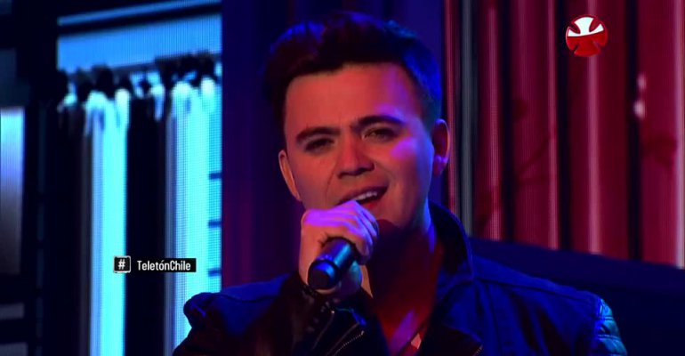 Mario Guerrero llenó de romanticismo el teatro Teletón