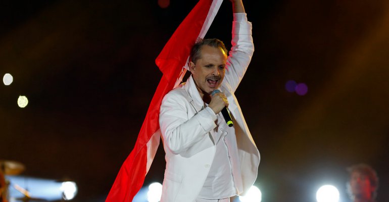 Miguel Bosé alabó la solidaridad de los chilenos en el cierre de la Teletón 2015