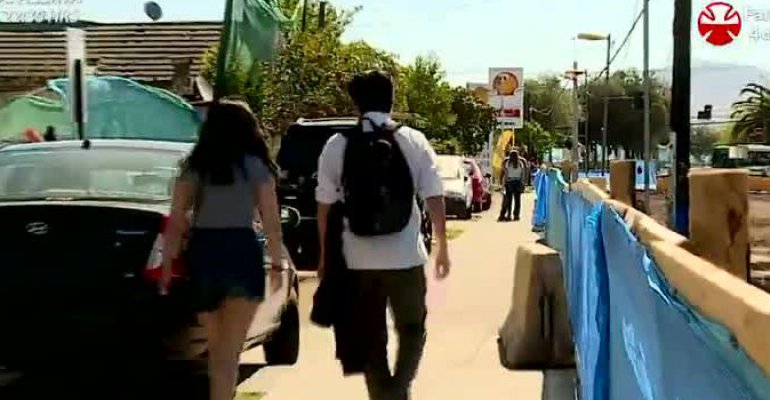 Vecinos de Maipú denuncian estar encerrados por corredor del Transantiago