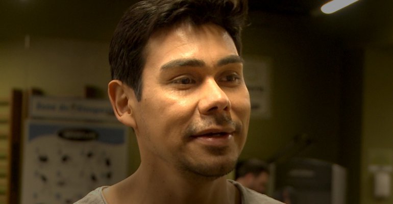 Johnny Parada se reivindicó con su cita tras hacer perro muerto