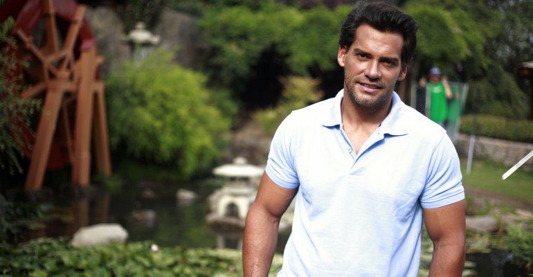 Cristián De La Fuente fue acusado de engañar a Angélica Castro con escort