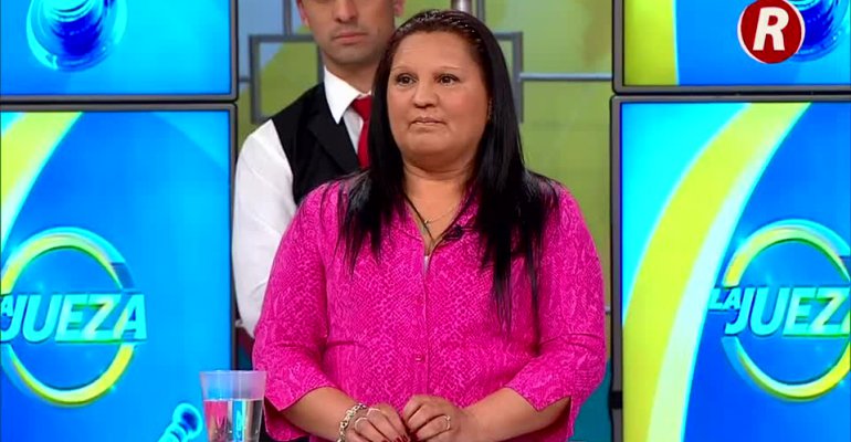 Dasy quiere el divorcio y parte de la propiedad donde vive su esposo - Parte 1