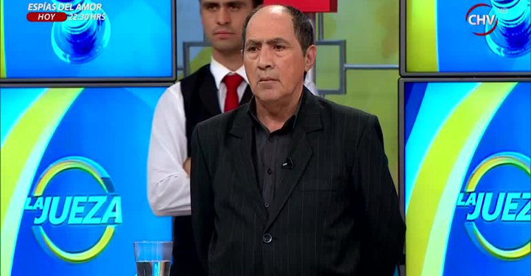 José demanda a su vecino para que le venda la casa que su ex no quiere dejar - Parte 1