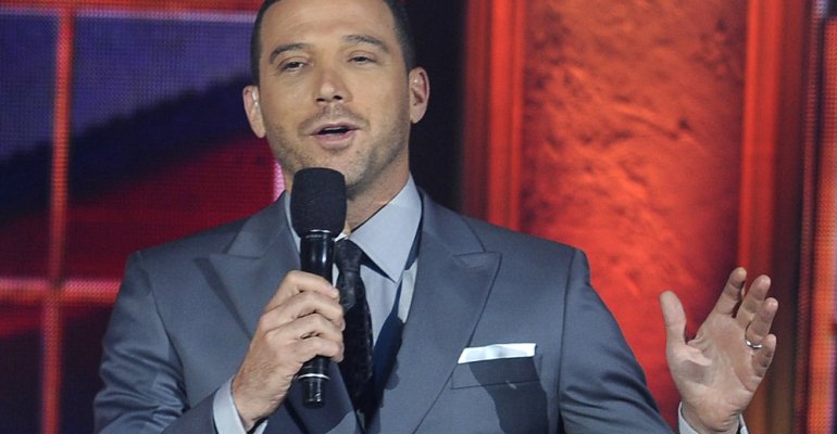 Julián Elfenbein tras su salida de TVN: “Fue como un combo en el hocico que te bota”