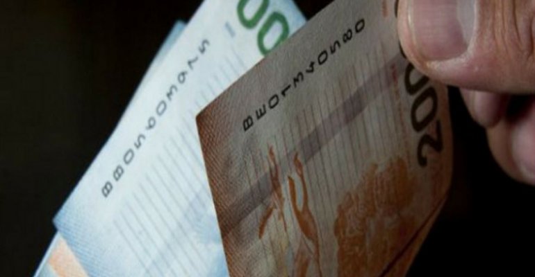Chilenos deben en promedio 14,2 millones de pesos