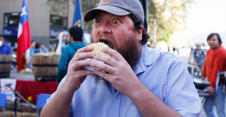 Guatón Salinas fiscalizó a locatarios en la Vega Central - Parte 2