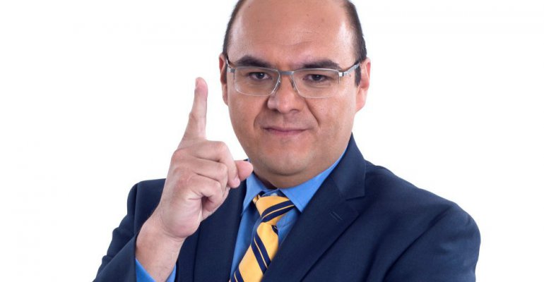 Ricardo Ibáñez: Experto en finanzas y apoyo a deudores