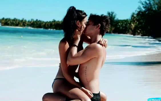 Catherine Fulop fotografió a su hija en sensual pose con su pololo - Parte 2