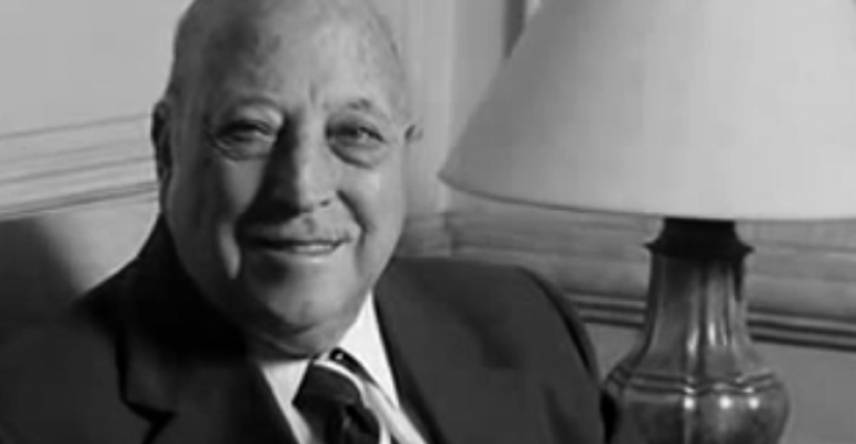 Julio Martínez: seguidores llevan ofrendas y regalos hasta la tumba del comentarista