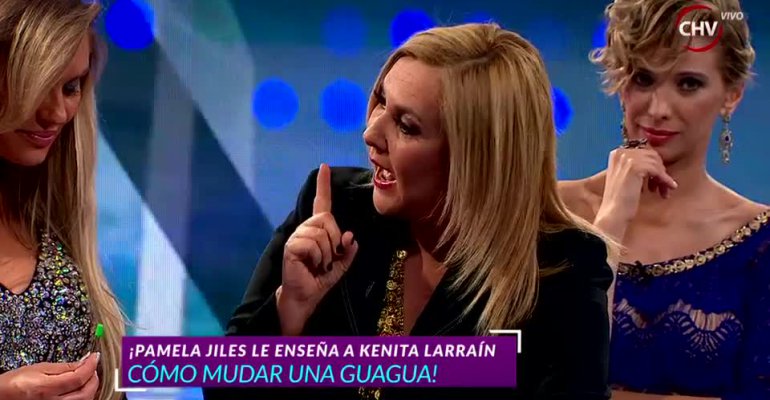 Pamela Jiles le enseñó a Kenita Larraín a cambiar pañales