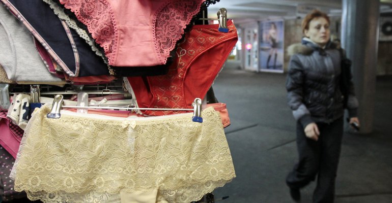 Artesana creó calzón hecho de cobre para uso terapéutico