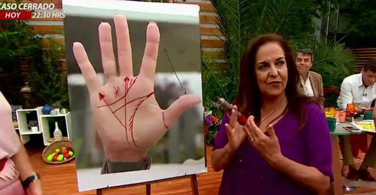 María de los Ángeles Lasso enseñó a leer las líneas de la mano de los famosos - Parte 2