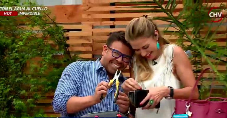 Carola de Moras y Pamela Díaz mostraron qué llevan en la cartera - Parte 3